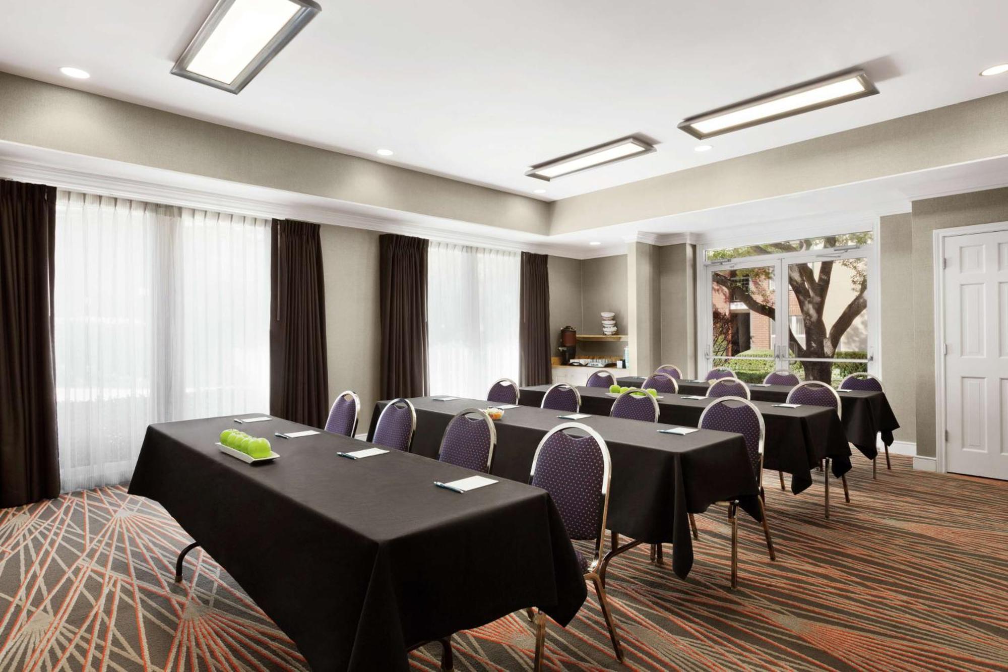 Addison Suites Dış mekan fotoğraf